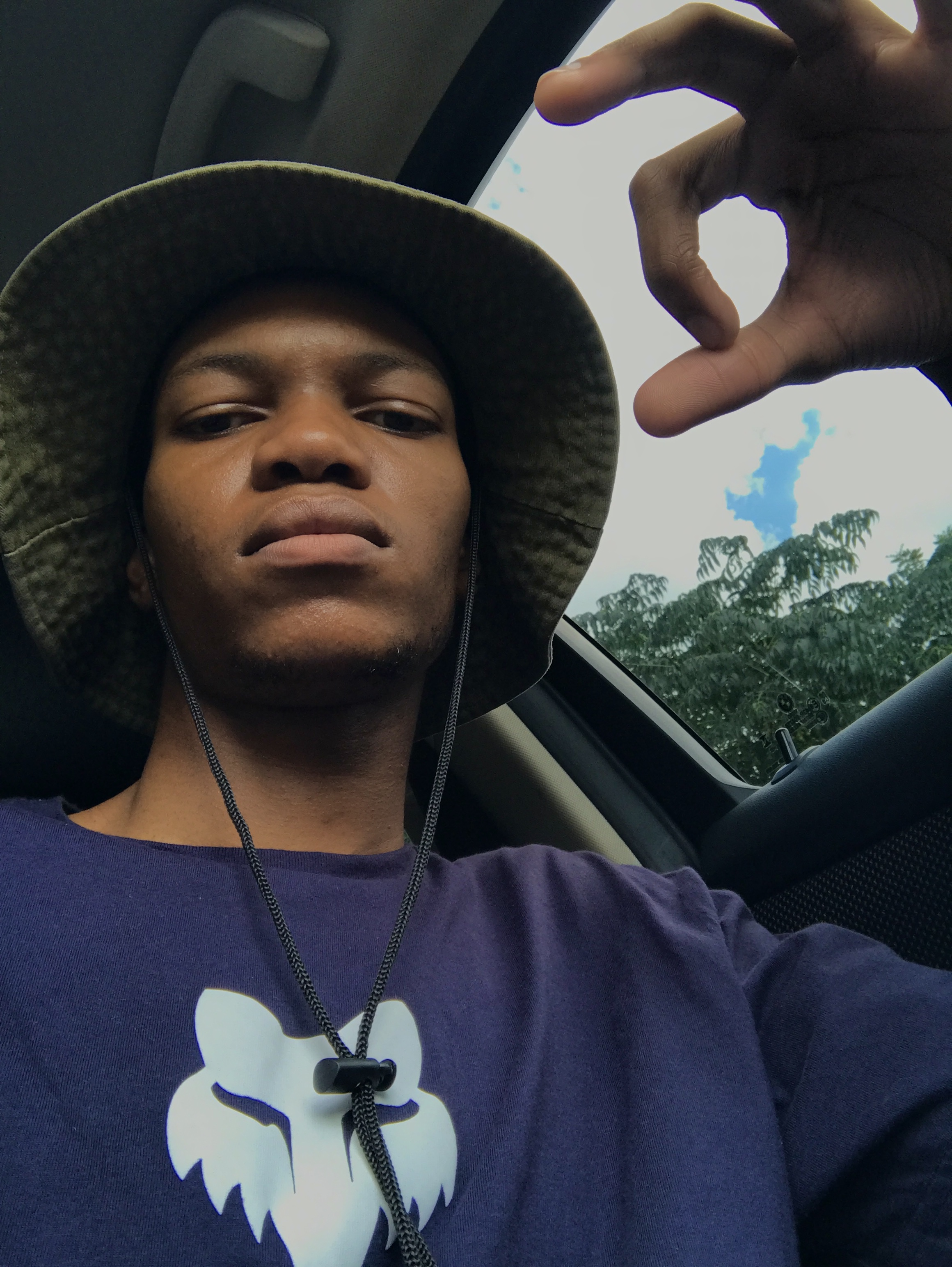 Khutsox Product Designer